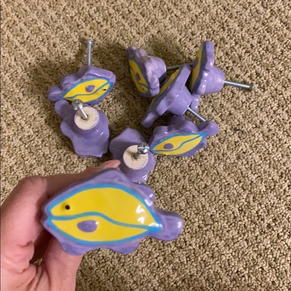 24 hand painted ceramic drawer knobs - Picture 4 of 6